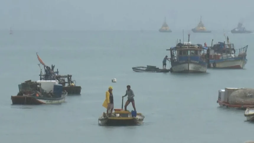 Pescadores no mar