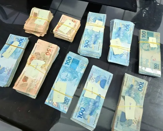 Cédulas de dinheiro apreendidas