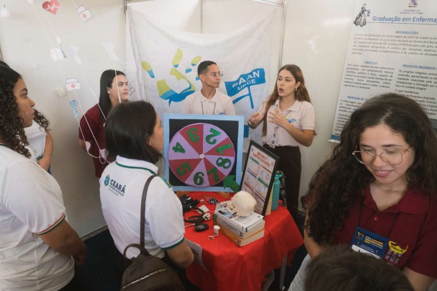 Feira das Profissões UECE